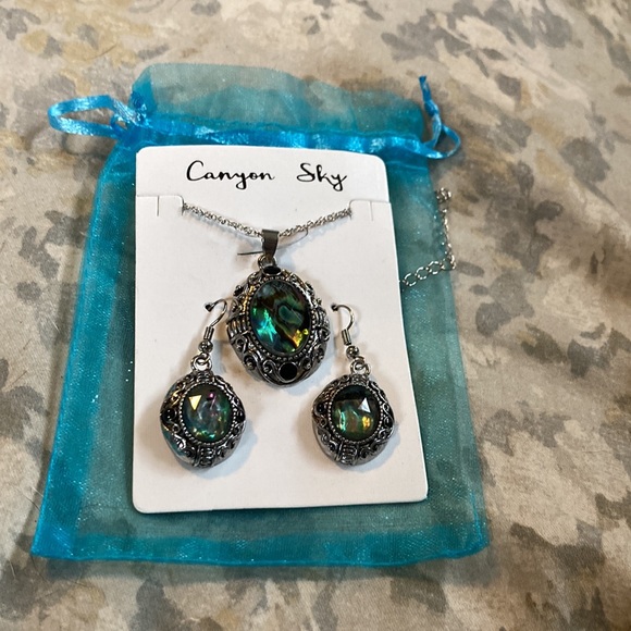 Canyon Sky Necklace and Earring Set. - Picture 3 of 6